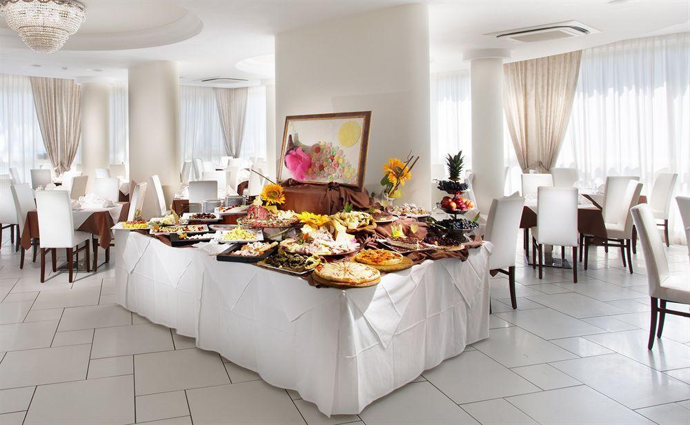 Hotel San Marco มิลาโน แมริตทิมา ภายนอก รูปภาพ